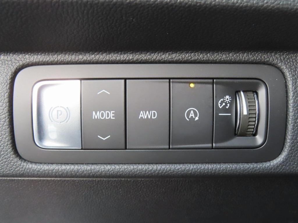 new 2026 Chevrolet Traverse car, priced at $56,700