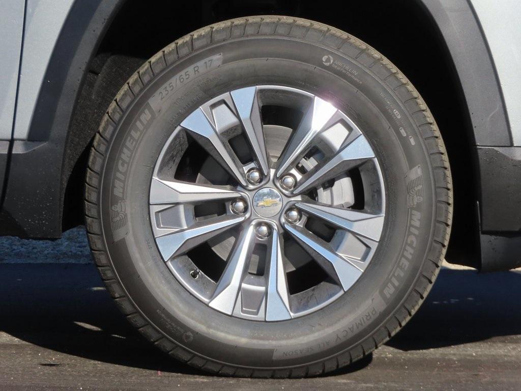 new 2026 Chevrolet Equinox car, priced at $30,475