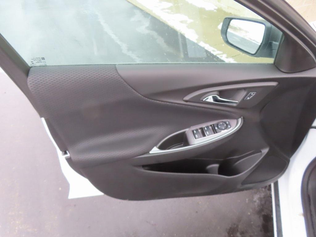 new 2025 Chevrolet Malibu car, priced at $25,531