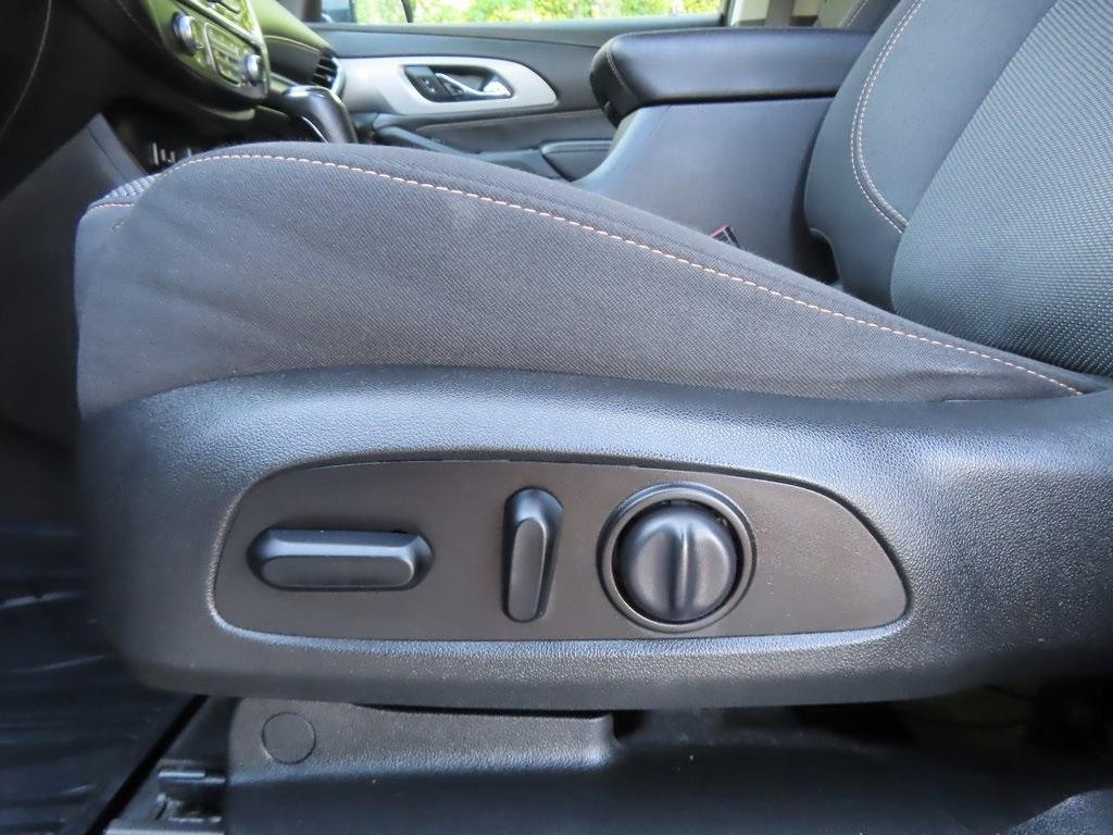 used 2020 Chevrolet Traverse car, priced at $17,333