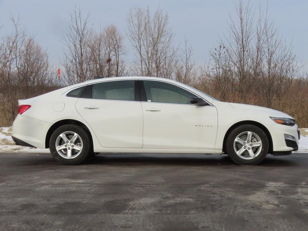 new 2025 Chevrolet Malibu car, priced at $25,531