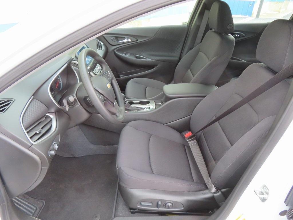 new 2025 Chevrolet Malibu car, priced at $25,531