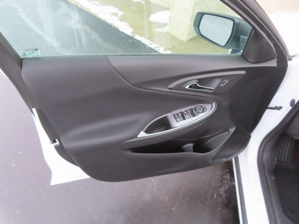 new 2025 Chevrolet Malibu car, priced at $25,531