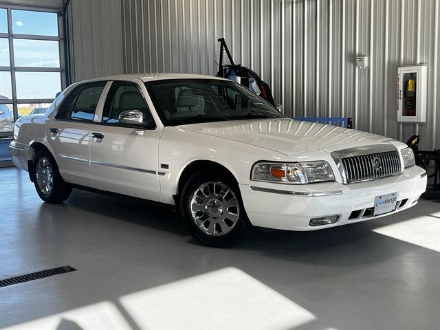 used 2008 Mercury Grand Marquis car, priced at $8,000