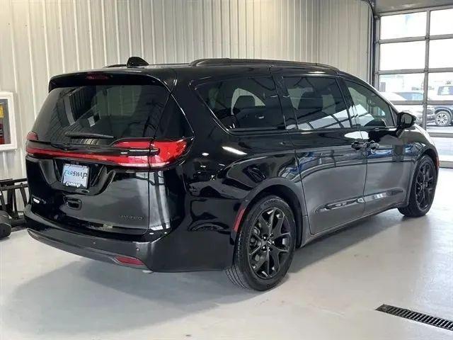 used 2025 Chrysler Pacifica car, priced at $36,249