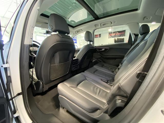used 2024 Audi Q7 car, priced at $38,990