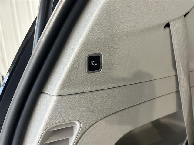 used 2024 Chrysler Pacifica car, priced at $29,500