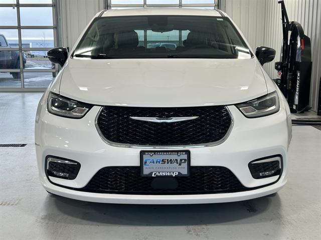 used 2024 Chrysler Pacifica car, priced at $29,500
