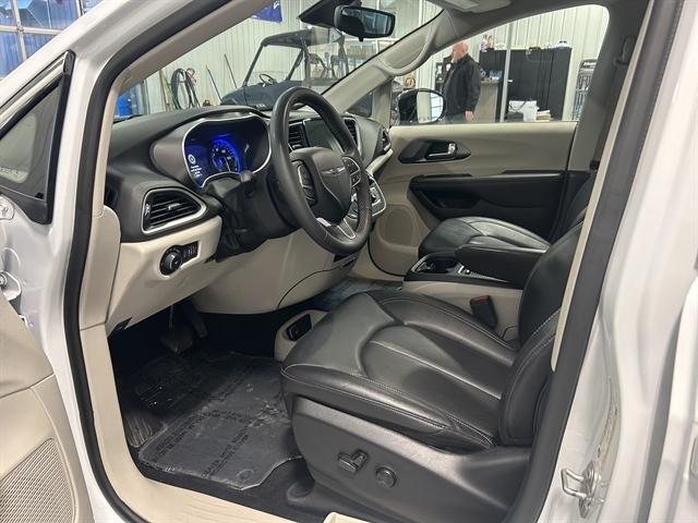 used 2024 Chrysler Pacifica car, priced at $29,500