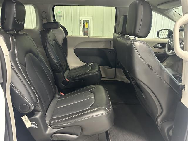 used 2024 Chrysler Pacifica car, priced at $29,500