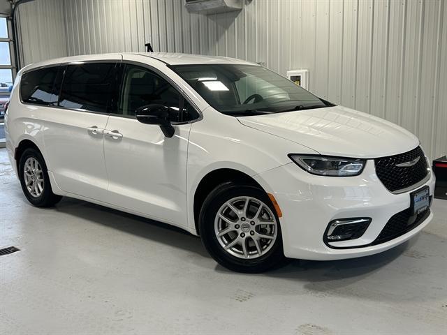 used 2024 Chrysler Pacifica car, priced at $29,500