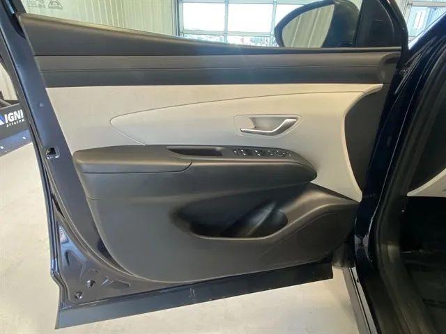 used 2025 Hyundai TUCSON Hybrid car, priced at $30,000