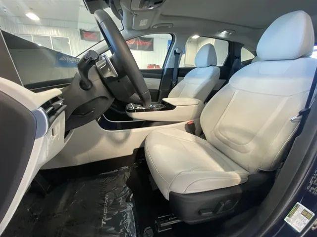 used 2025 Hyundai TUCSON Hybrid car, priced at $30,000
