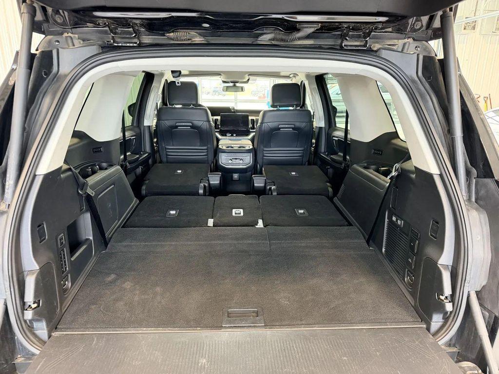 used 2025 Ford Expedition car, priced at $70,249