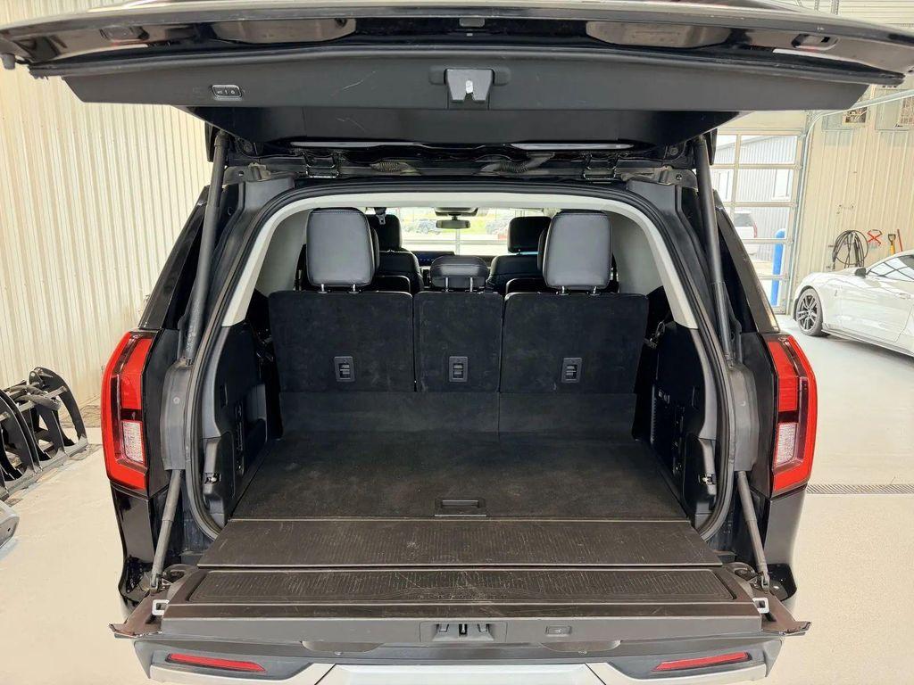 used 2025 Ford Expedition car, priced at $70,249