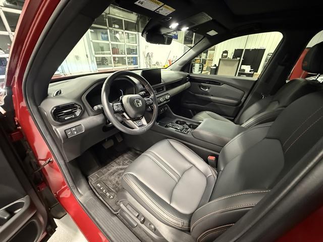 used 2025 Honda Pilot car, priced at $41,849