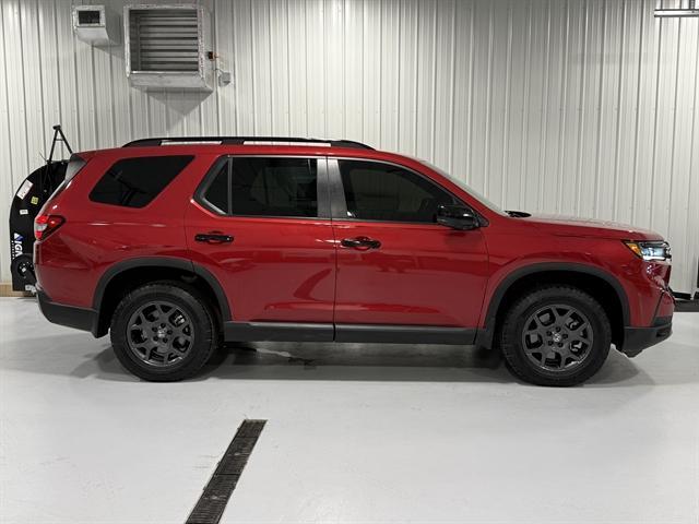 used 2025 Honda Pilot car, priced at $41,849