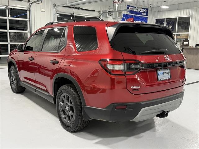 used 2025 Honda Pilot car, priced at $41,849