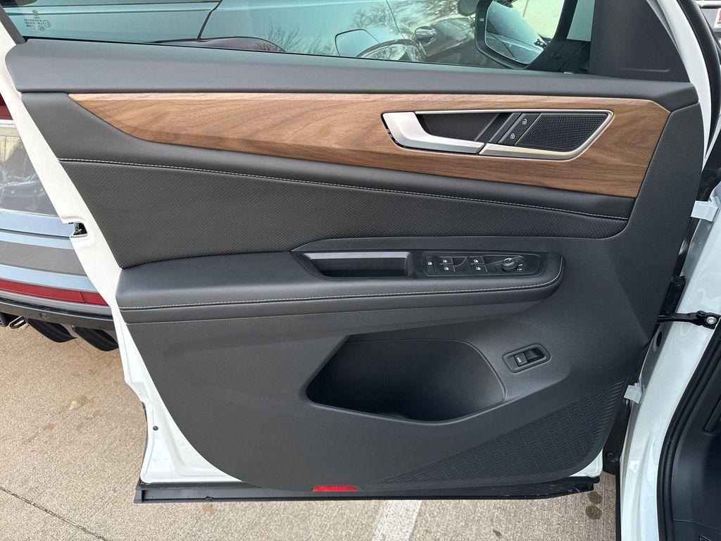 new 2026 Volkswagen Atlas car, priced at $45,110