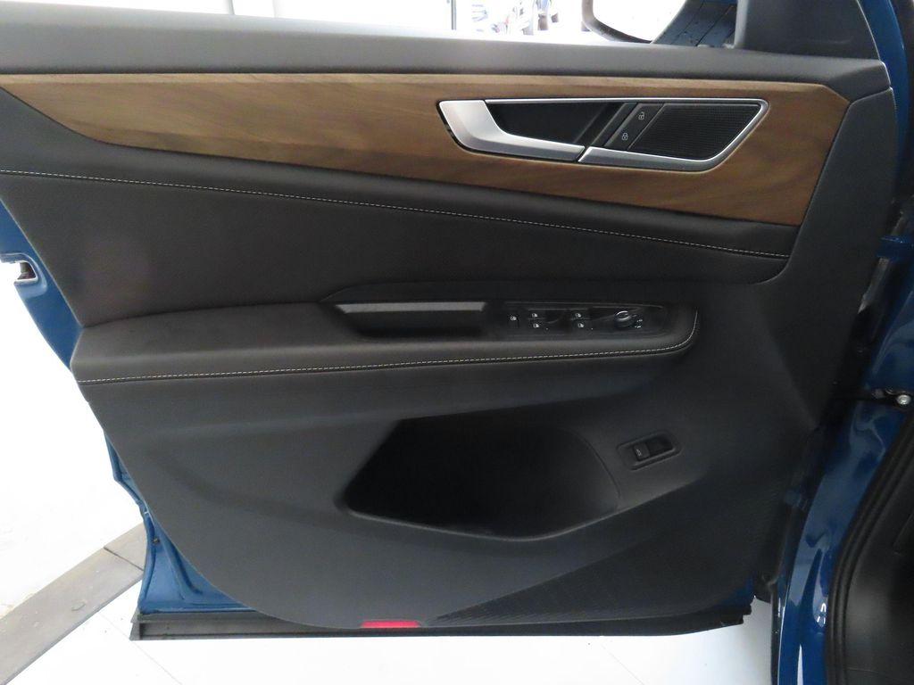 new 2025 Volkswagen Atlas car, priced at $41,666