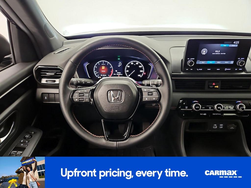 used 2025 Honda Pilot car, priced at $37,998