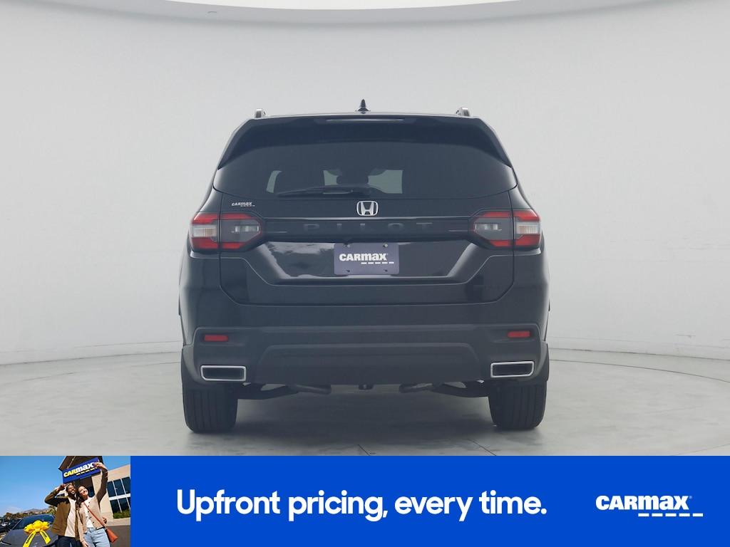used 2025 Honda Pilot car, priced at $37,998