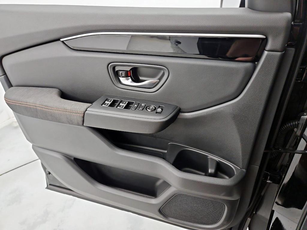 used 2025 Honda Pilot car, priced at $37,998