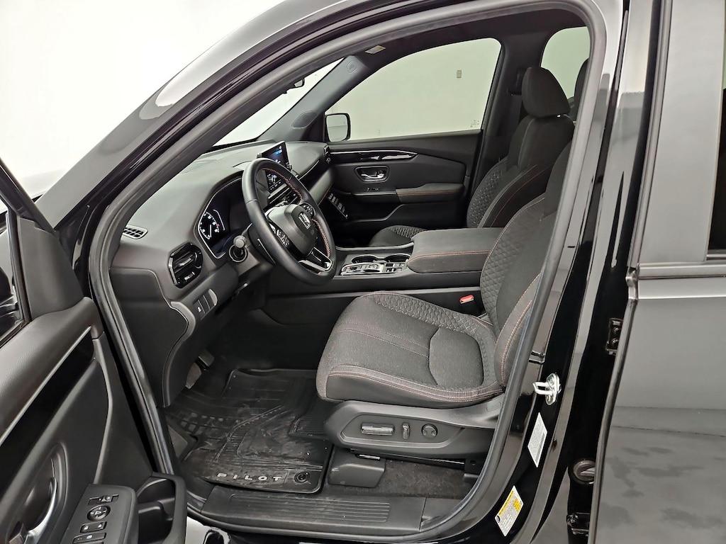 used 2025 Honda Pilot car, priced at $37,998