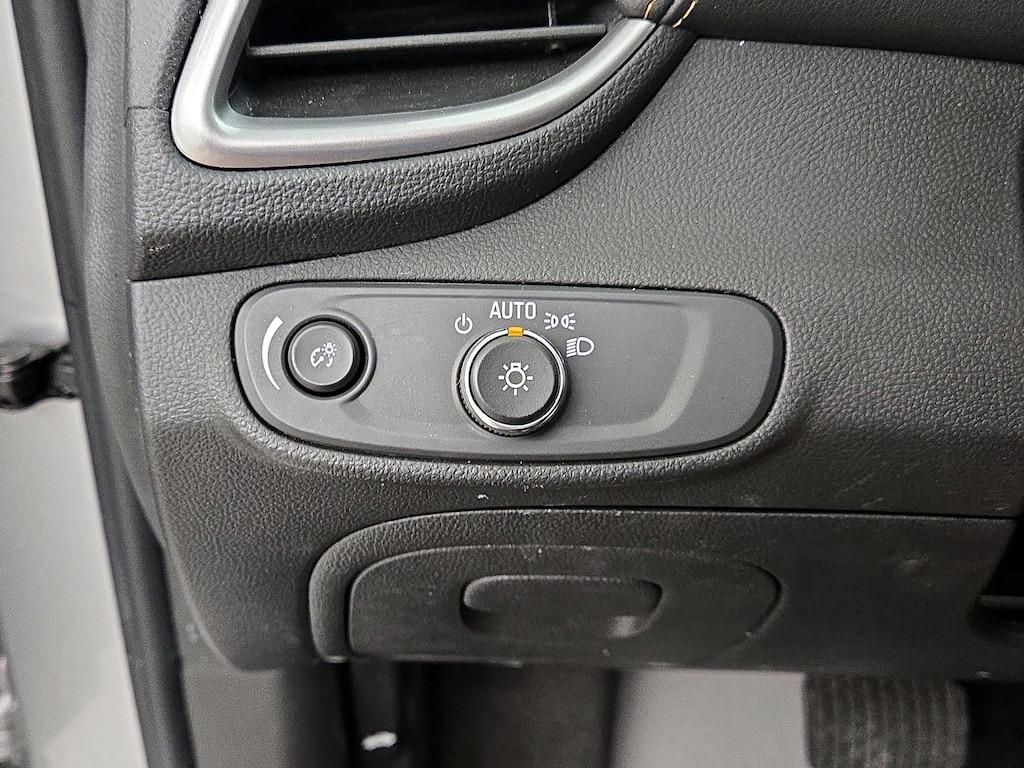used 2022 Chevrolet Trax car, priced at $18,998