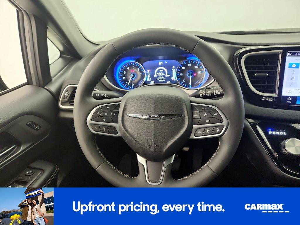 used 2025 Chrysler Pacifica car, priced at $28,998