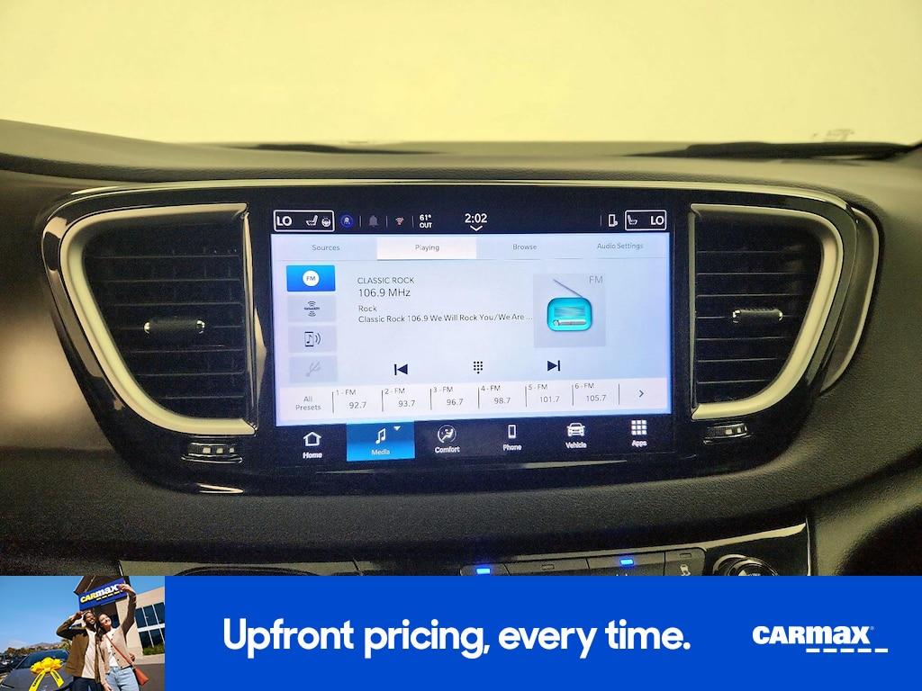 used 2025 Chrysler Pacifica car, priced at $28,998