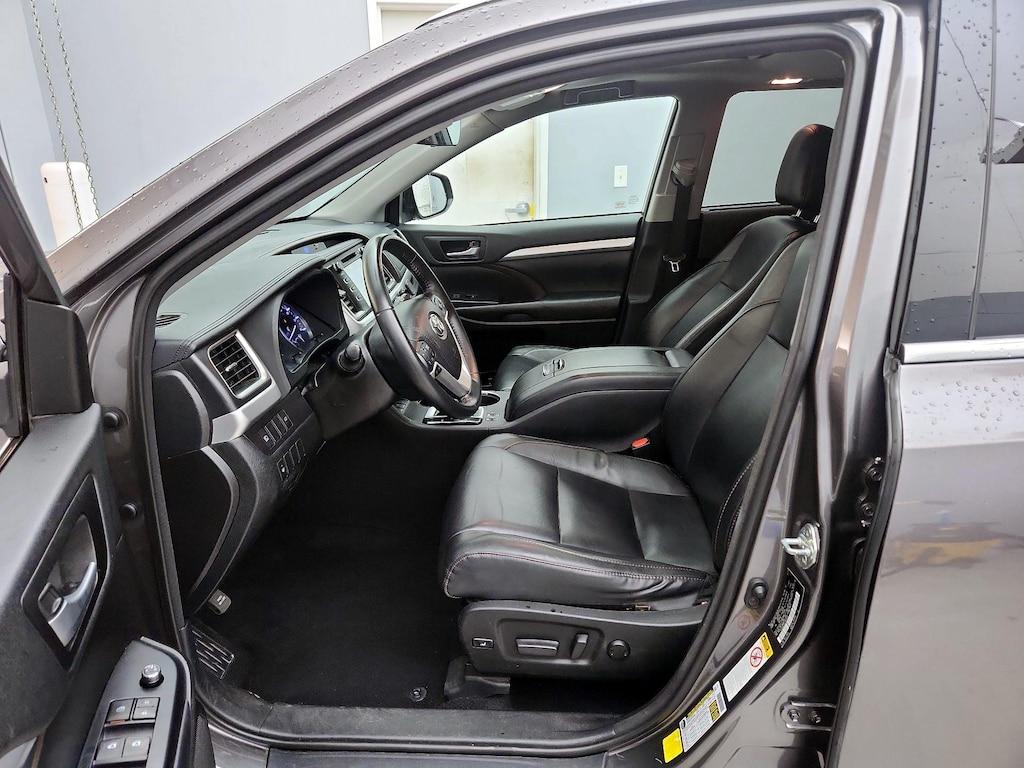 used 2018 Toyota Highlander Hybrid car, priced at $23,998