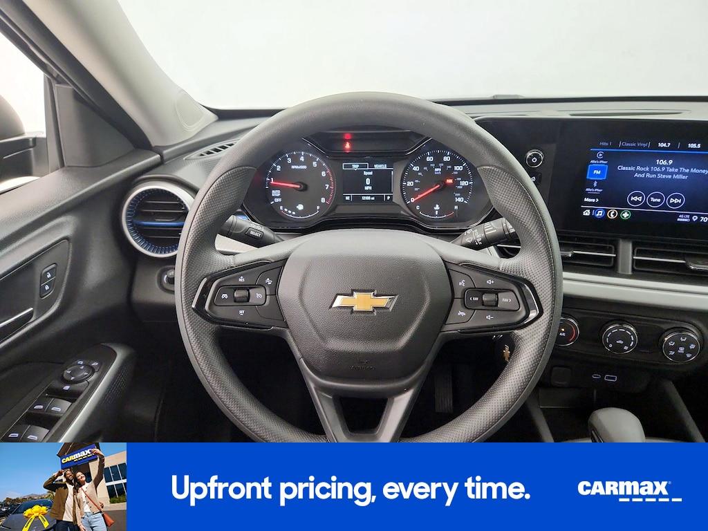 used 2025 Chevrolet Trax car, priced at $23,998