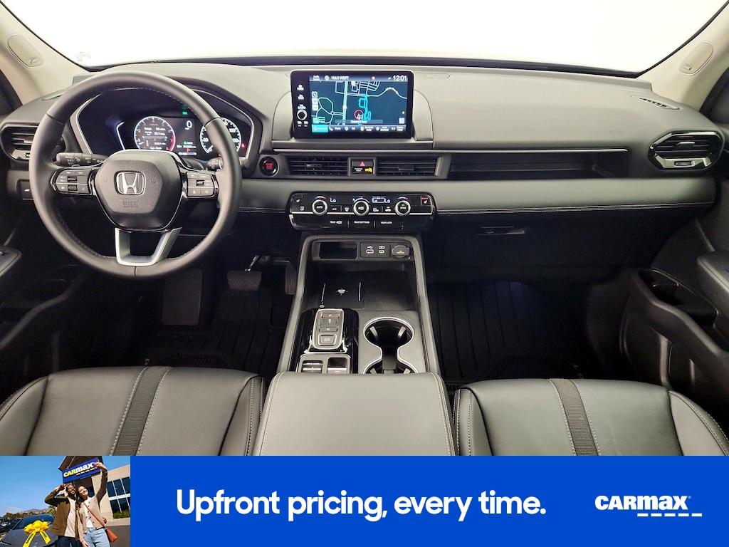 used 2025 Honda Pilot car, priced at $43,998