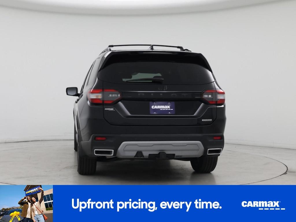 used 2025 Honda Pilot car, priced at $43,998