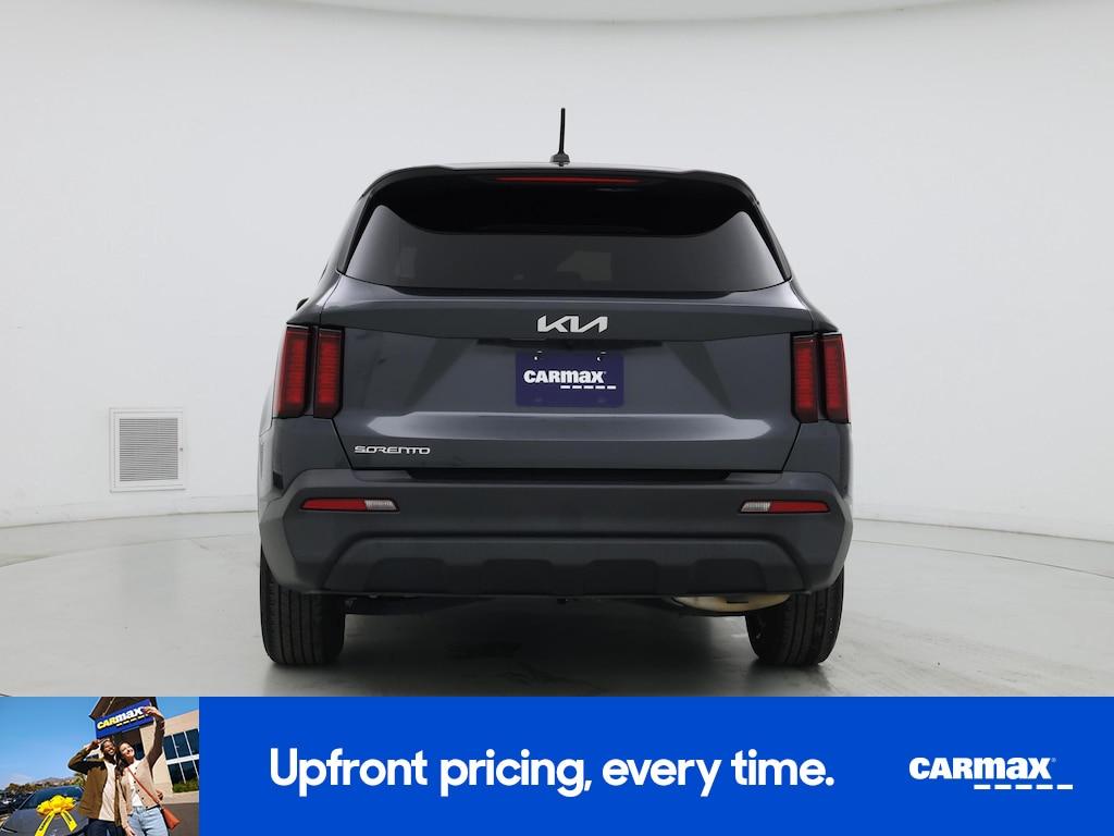 used 2023 Kia Sorento car, priced at $22,998