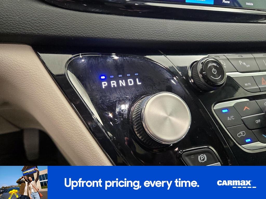 used 2024 Chrysler Pacifica car, priced at $27,998