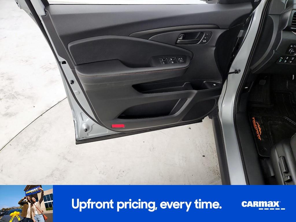 used 2025 Honda Ridgeline car, priced at $39,998