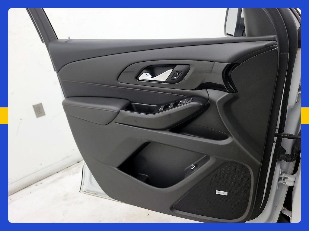 used 2023 Chevrolet Traverse car, priced at $34,998