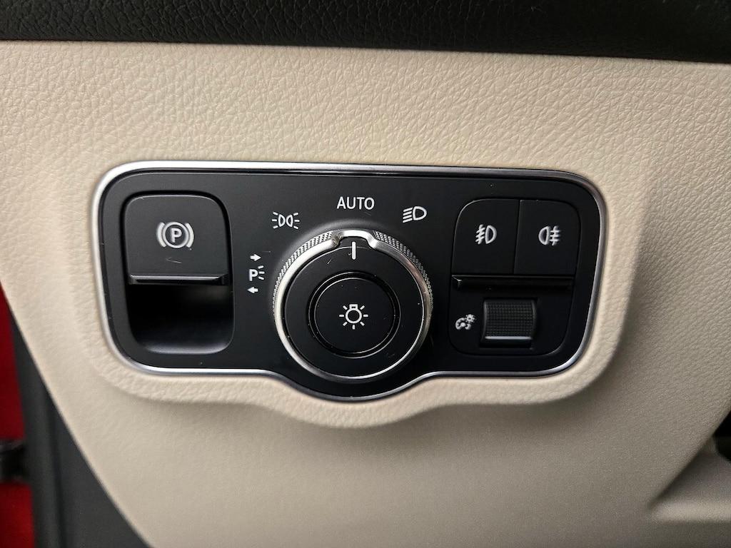 used 2022 Mercedes-Benz GLB 250 car, priced at $25,998