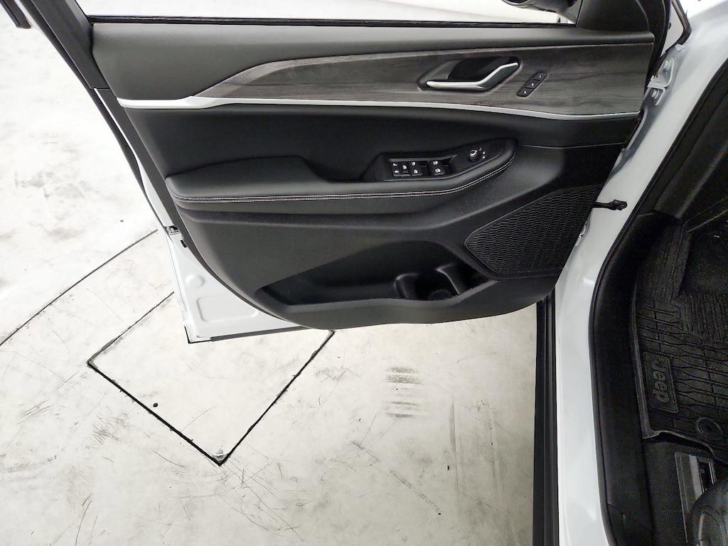 used 2024 Jeep Grand Cherokee car, priced at $36,998