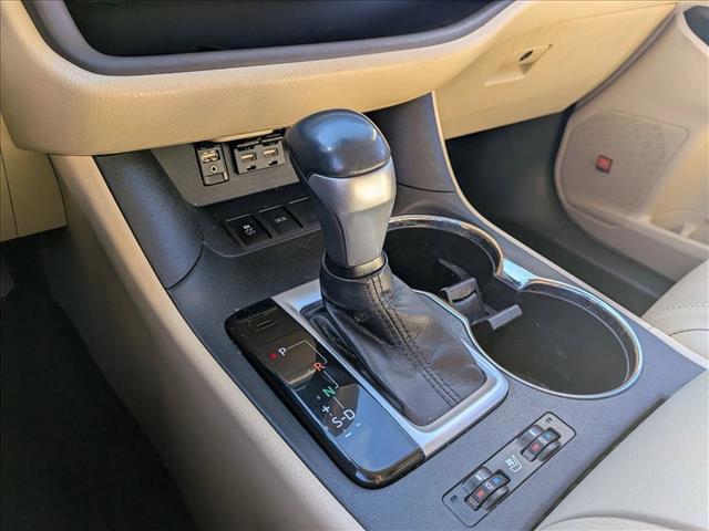 used 2019 Toyota Highlander car, priced at $27,764