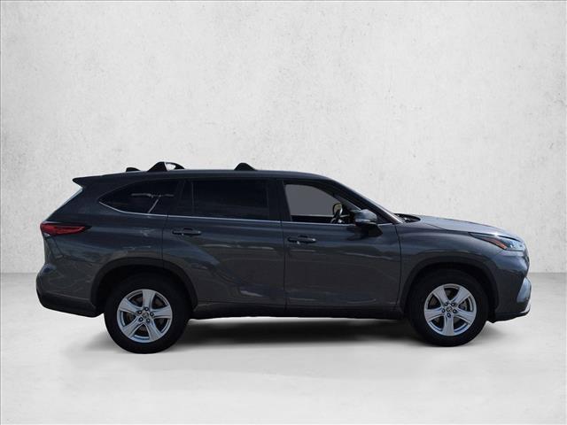 used 2023 Toyota Highlander car, priced at $30,399
