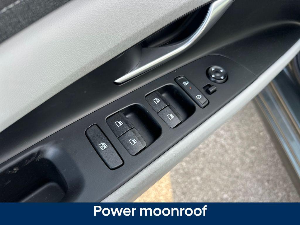 new 2025 Hyundai Elantra car, priced at $25,119