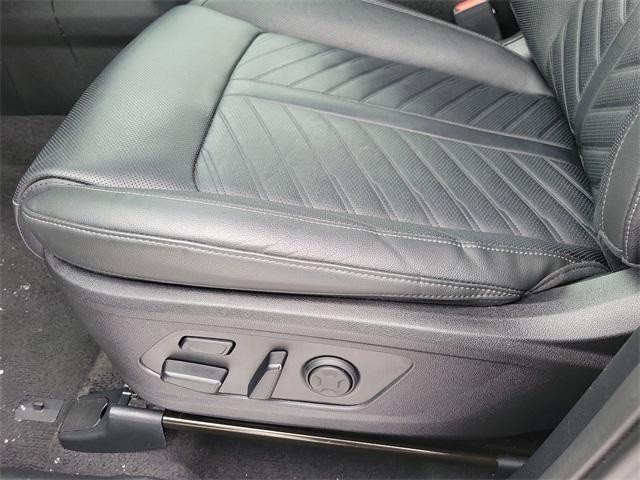 used 2024 Kia Sorento car, priced at $33,863