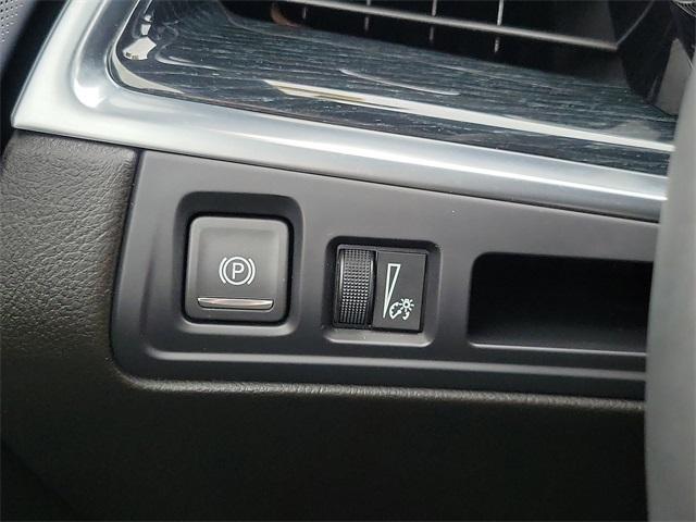 used 2025 Cadillac XT5 car, priced at $45,898