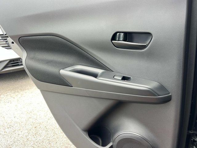 new 2025 Nissan Kicks car, priced at $21,978