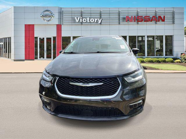 used 2022 Chrysler Pacifica Hybrid car, priced at $24,333