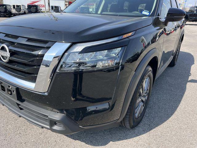used 2024 Nissan Pathfinder car, priced at $28,070