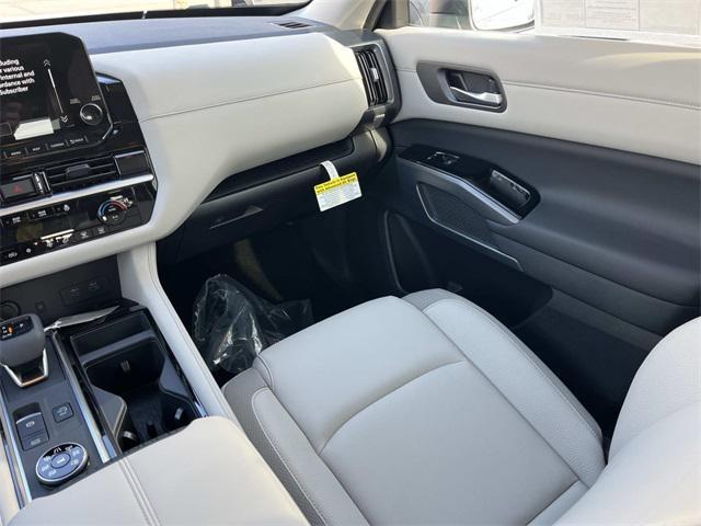 new 2025 Nissan Pathfinder car, priced at $38,288